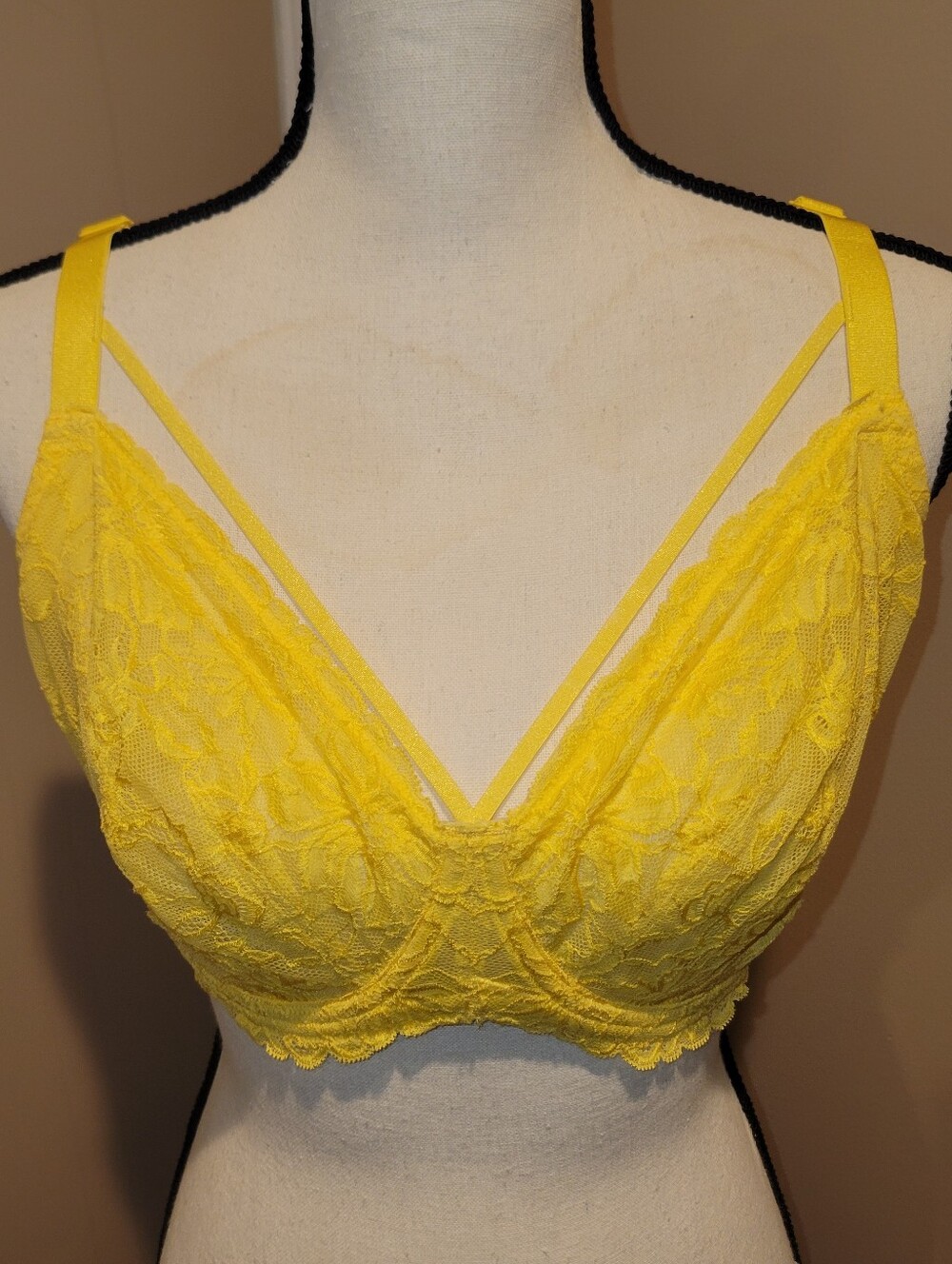 🚫SOLD! DO NOT BUY! Lace V-Neck Bralette in Bright Yellow - Women Intimates